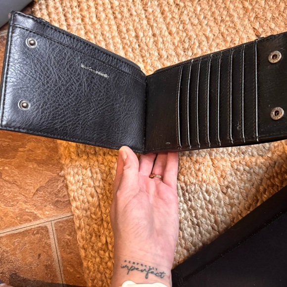 Matt and Nat Wallet - Picture 5 of 5